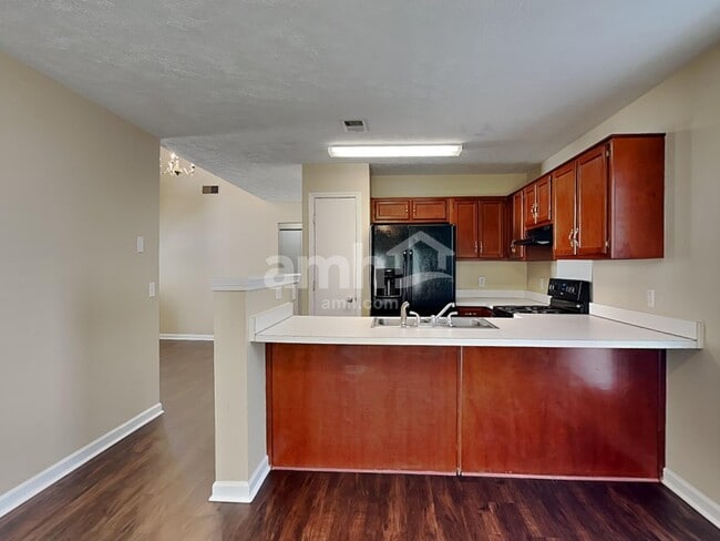 Building Photo - 1212 Wembley Dr