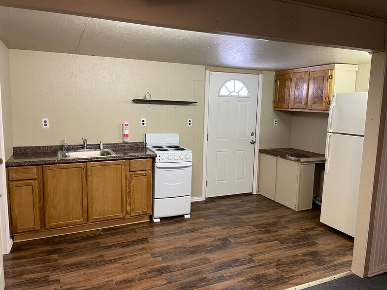 Kitchen - 1421 Webster St