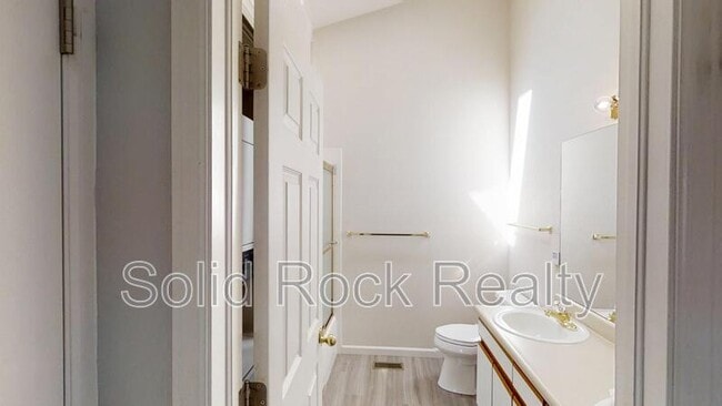 Building Photo - 6945 Yellowpine Dr