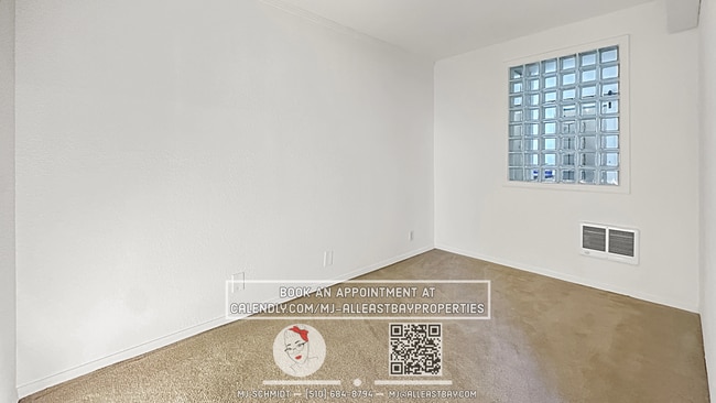 Building Photo - Bright 1 bed/1 bath located in the heart of Rockridge includes water, garbage, 1 parking!