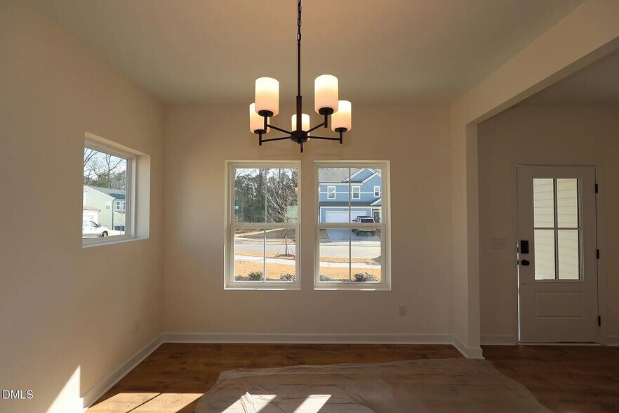 Building Photo - Room in House on Dimaggio Dr