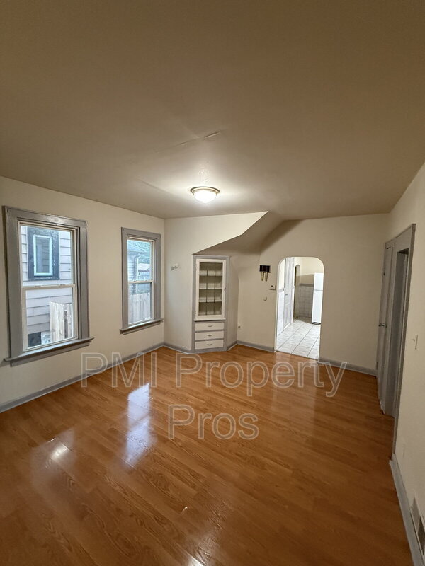 Building Photo - 3057 N Holton St