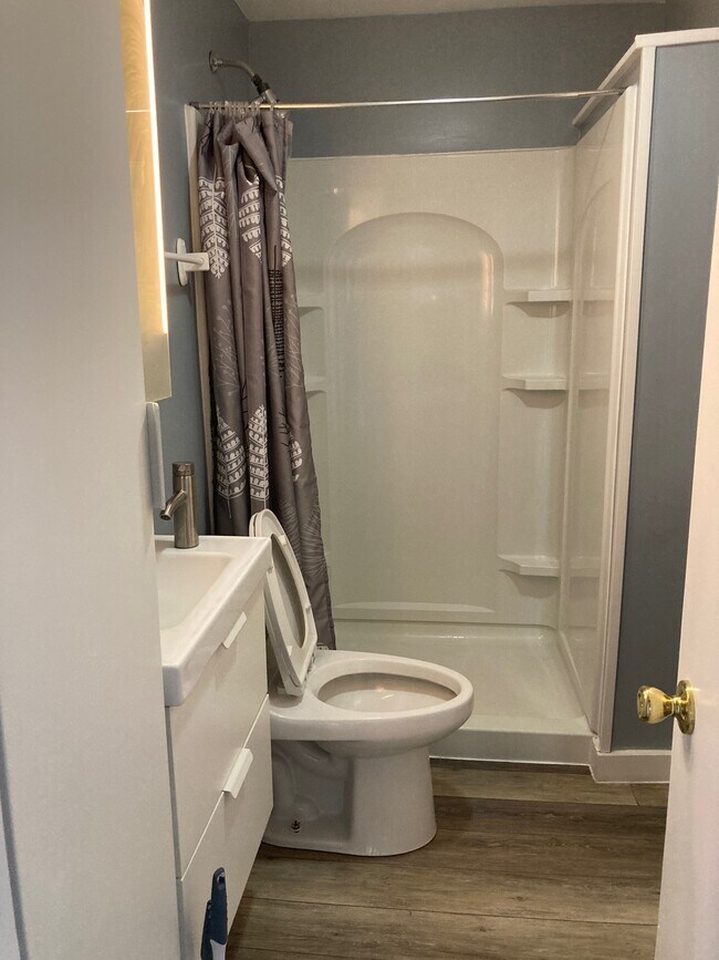 Building Photo - 101 Knobley St