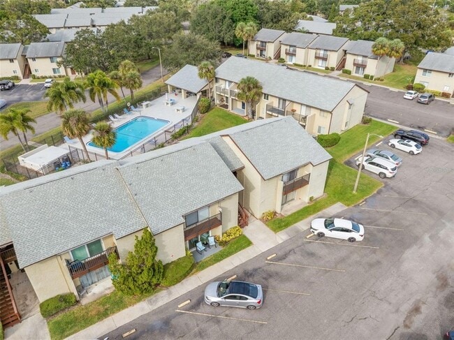 Building Photo - 4215 E Bay Dr