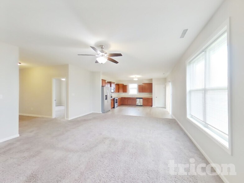 Building Photo - 305 Gale Ct