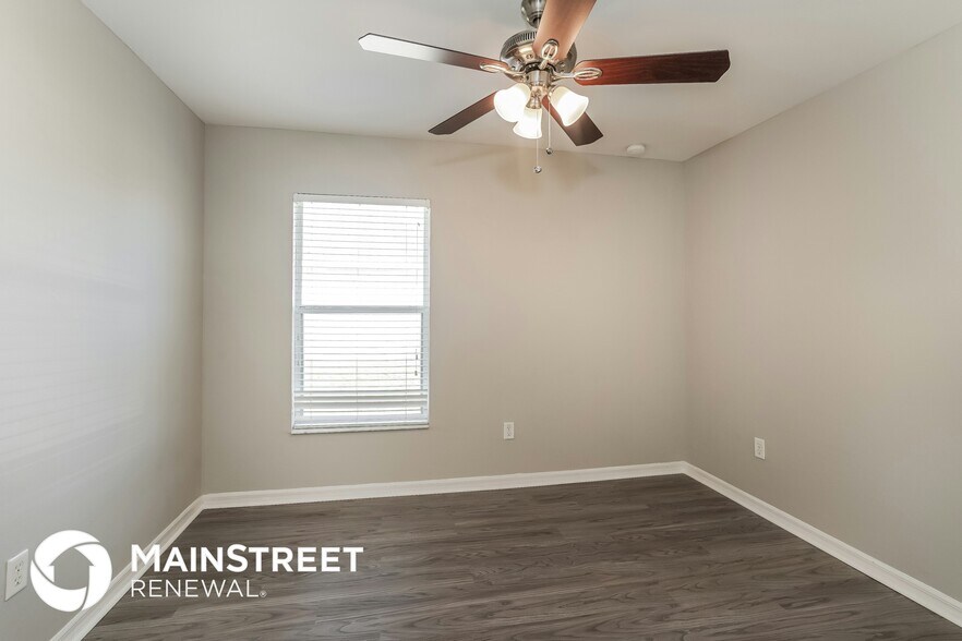 Building Photo - 3620 NE 9th Ave