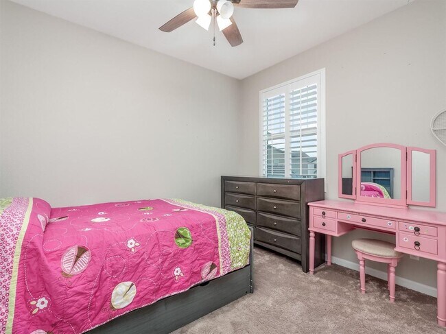 Building Photo - Newly Built 5 Bedroom Home Near Clovis East