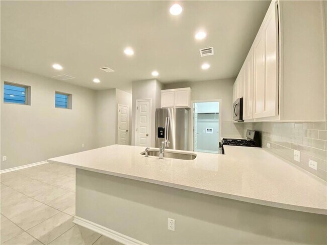 Building Photo - 1701 Yaupon Grove Ln
