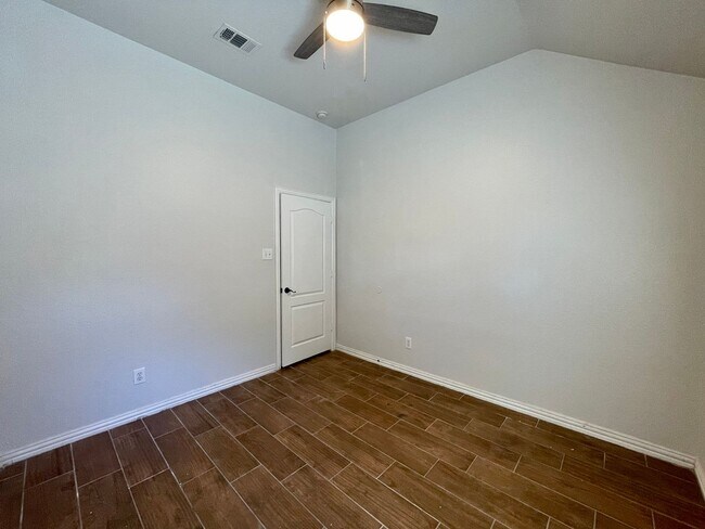 Building Photo - Gorgeous 4-bedroom home!