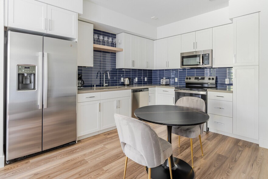 Building Photo - 85 Cleaveland Rd