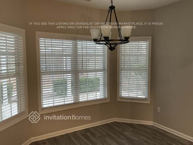 Building Photo - 4233 Essex Dr