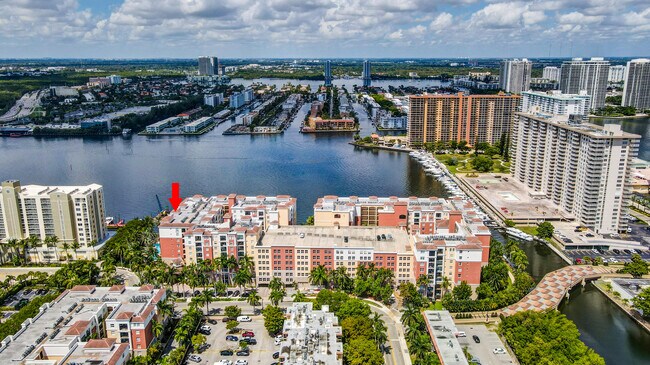 Building Photo - 17100 N Bay Rd