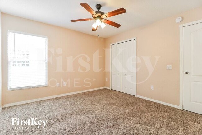 Building Photo - 318 Country Vineyard Dr