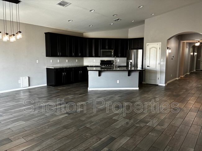 Building Photo - 10326 E Corbin Ave