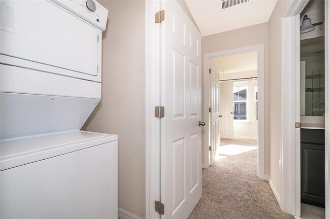 Building Photo - 2584 Amati Dr