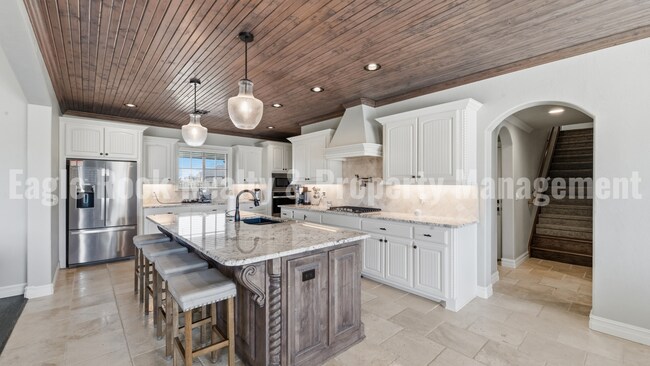 Building Photo - Owasso Executive Home for Rent (6beds/3.5baths)