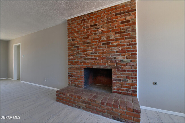 Building Photo - 6915 Pamlico Dr