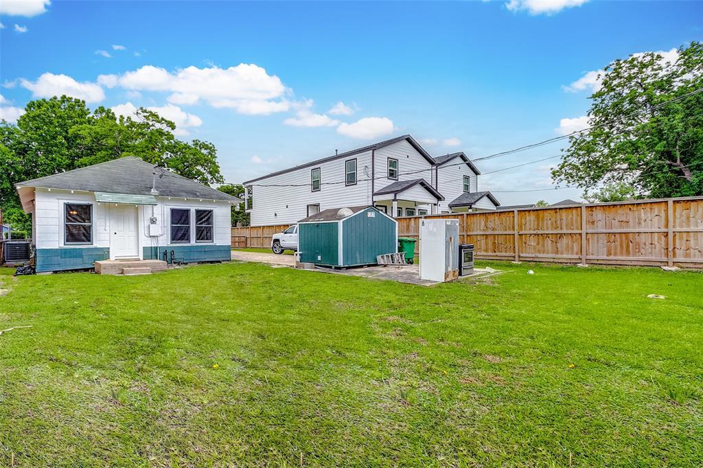 Building Photo - 406 Hahlo St