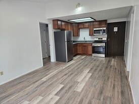 Building Photo - 336 N 40th St