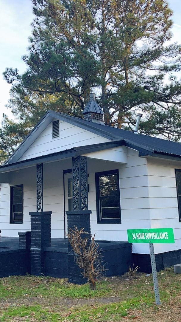 Building Photo - 327 Roosevelt St