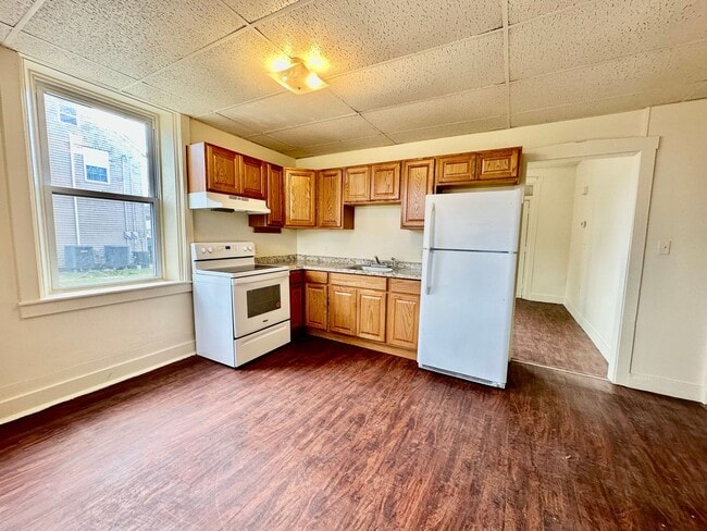 Building Photo - MAIN153