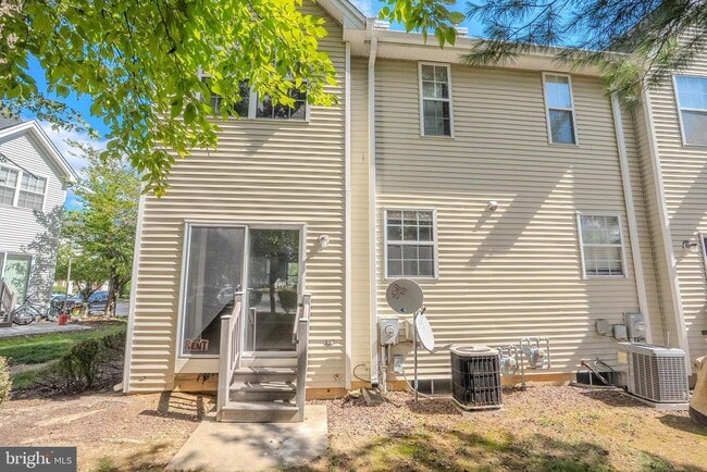 Building Photo - 1311 Blossom Cir
