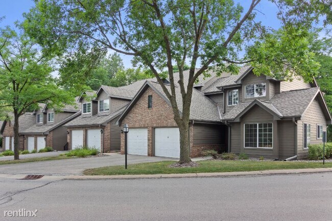 Primary Photo - 18775 Brookfield Lake Dr