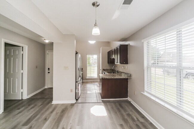 Building Photo - 4880 Briona St