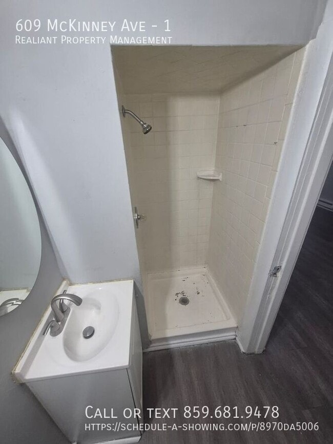 Building Photo - 609 McKinney Ave