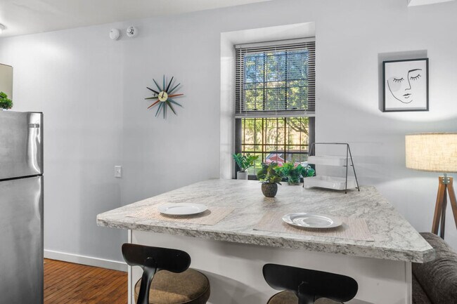 Building Photo - 309 Vine St