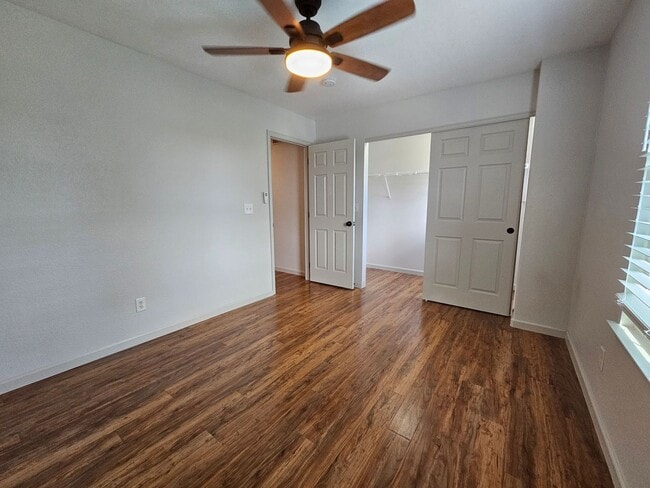 Building Photo - Super Beautiful Englewood 3 Bedroom Home A...