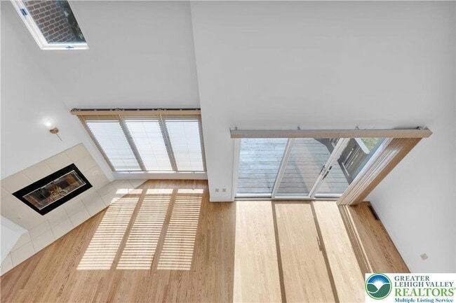 Building Photo - 5721 Crawford Dr