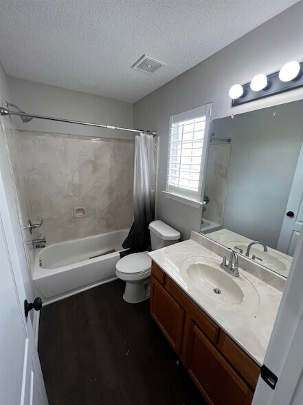 Building Photo - 1017 Cordova Ridge Pl