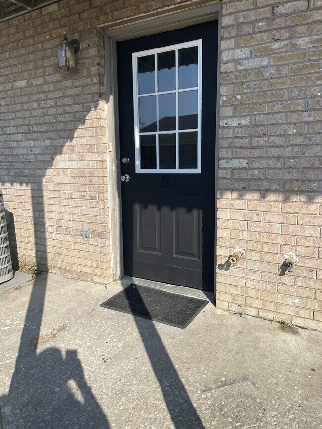 Building Photo - 174 S Killarney Ln