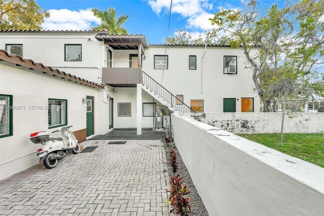 Building Photo - 12287 NE 7th Ave