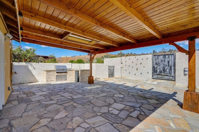 Building Photo - Fully Remodeled 4-Bedroom Single-Story ADU...
