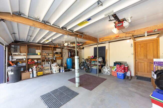 Building Photo - 192 Upland Dr