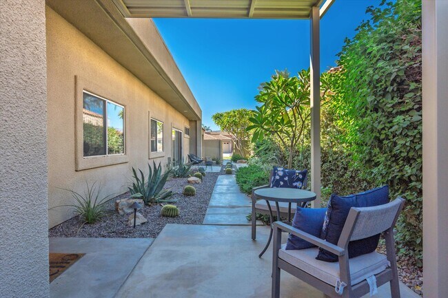 Building Photo - 38 Pine Valley Dr