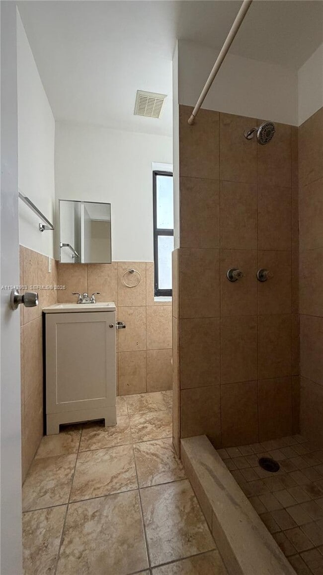 Building Photo - 1360 NW 36th St