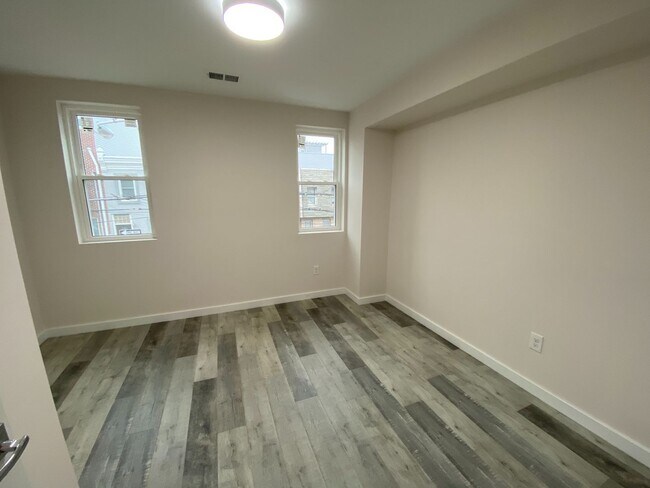 Building Photo - Remodeled Home - Fishtown