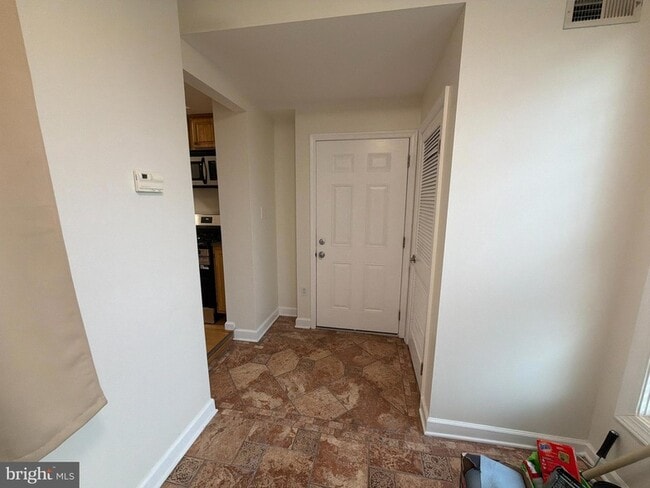 Building Photo - 937 Randolph St NW