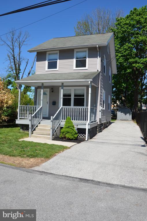 Building Photo - 713 Miller St