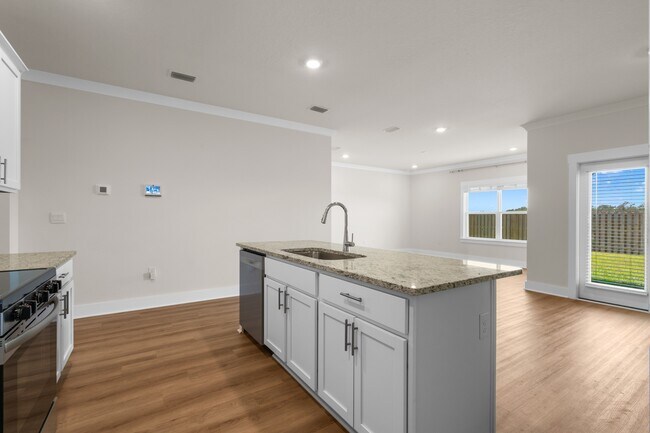 Building Photo - 1009 Hayward Lp