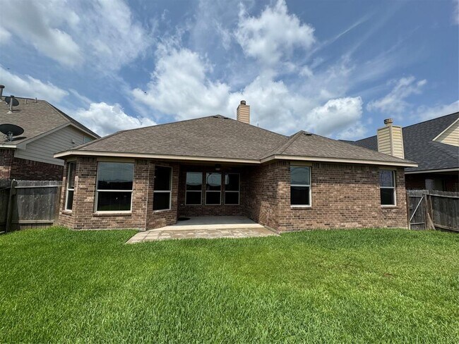 Building Photo - 19730 Kendall Lake Dr