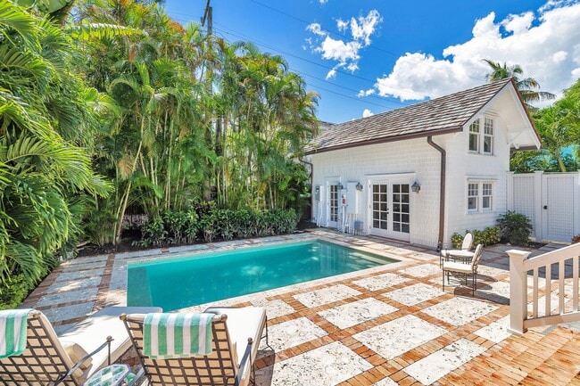 Building Photo - 142 Seabreeze Ave