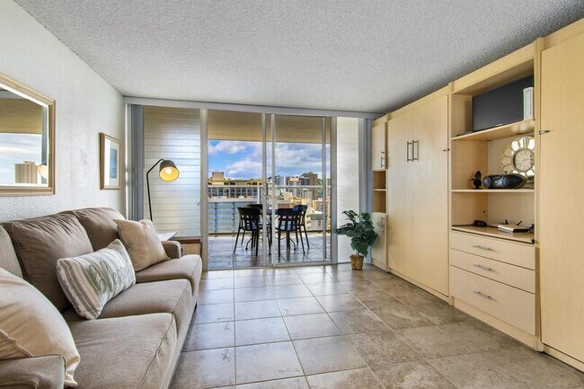 Building Photo - 445 Seaside Ave