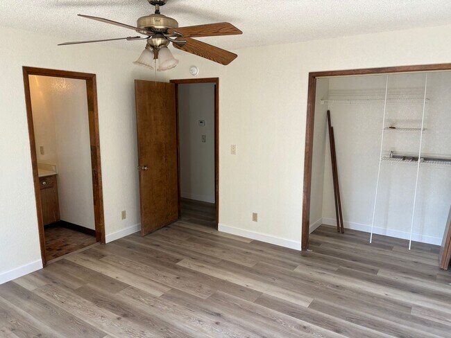 Building Photo - One level cabin with fenced backyard and garage