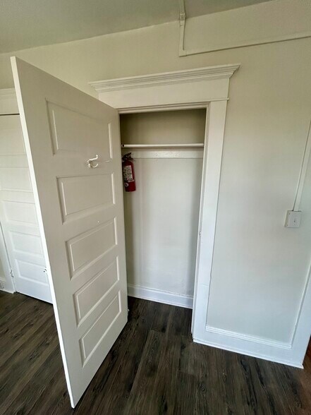 Building Photo - 2246 Birch St