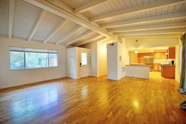 Building Photo - Novato Home with Big Yard, Backs to Pioneer Park!