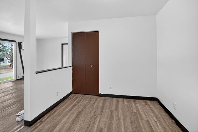 Building Photo - 3722 W Karstens Dr